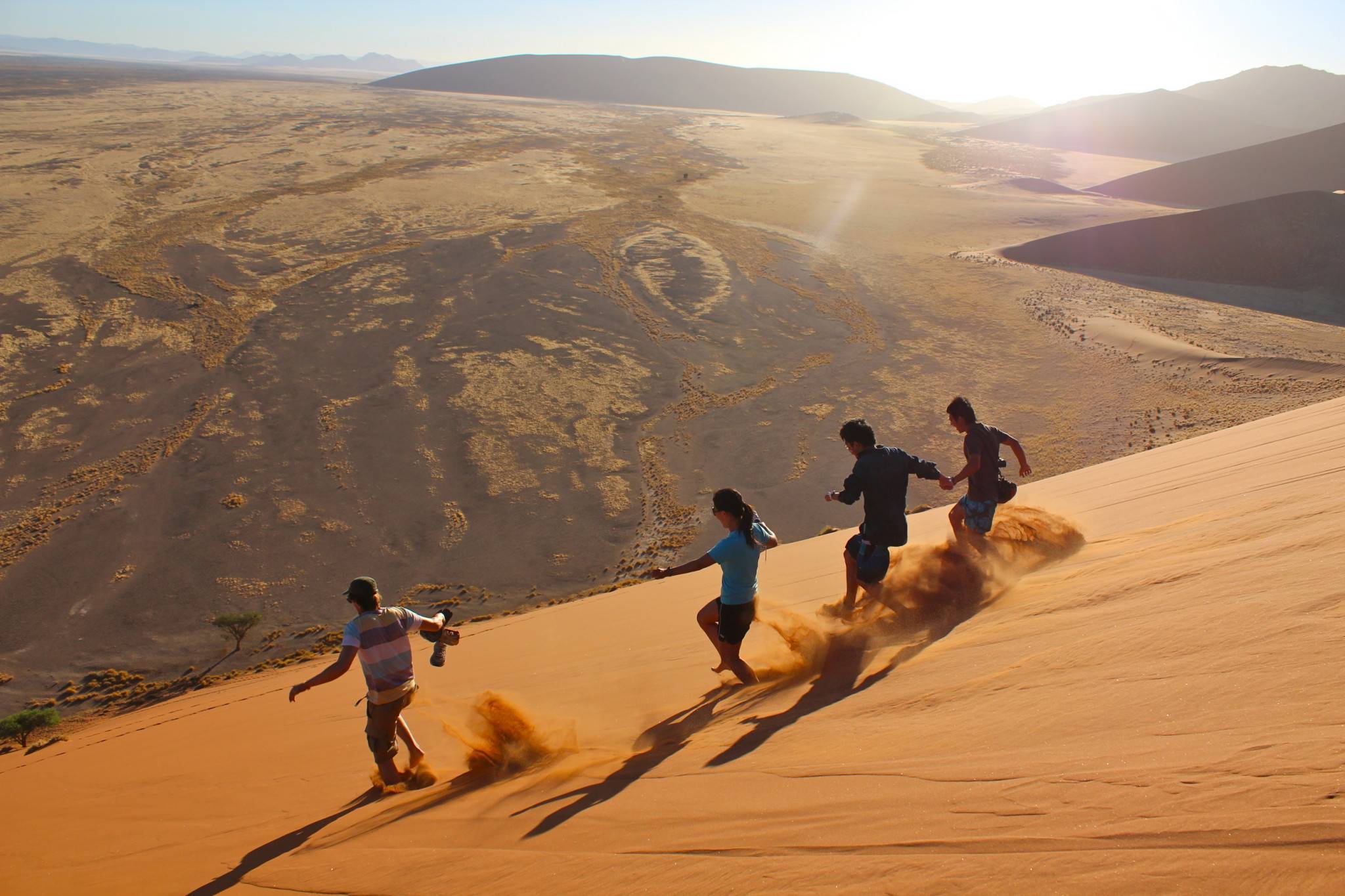 开云体育-包含国际徒步穿越大会，挑战荒野极限的词条