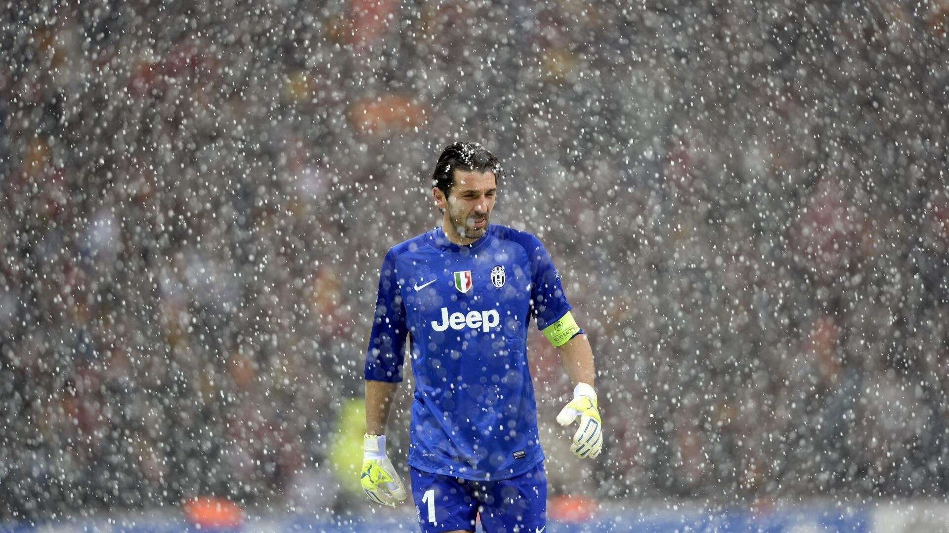 开云平台-凯恩重新出山，前锋成为球队进攻核心，凯恩重新出山,前锋成为球队进攻核心者